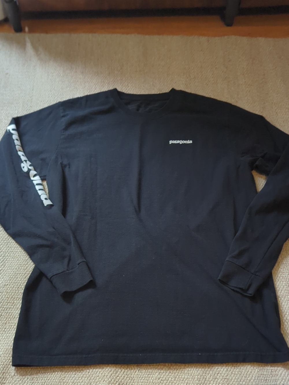 Mens Large Patagonia Long Sleeve T Shirt Black